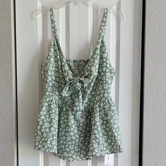 BloomChic Light Green Floral Peplum Tank Top Women's Size 12 - Picture 1 of 10